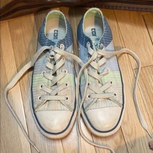 Women’s Size 5 Converse Sneakers